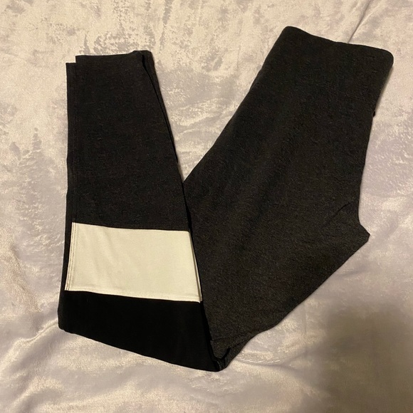 VS PINK yoga leggings with sequins - Picture 7 of 14